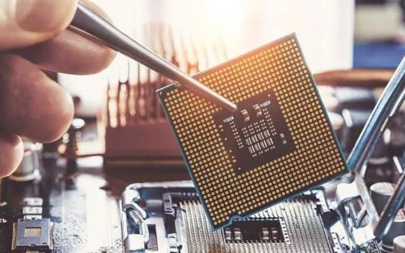 Máy cắt dây áp dụng cho sản xuất Chip bán dẫn 